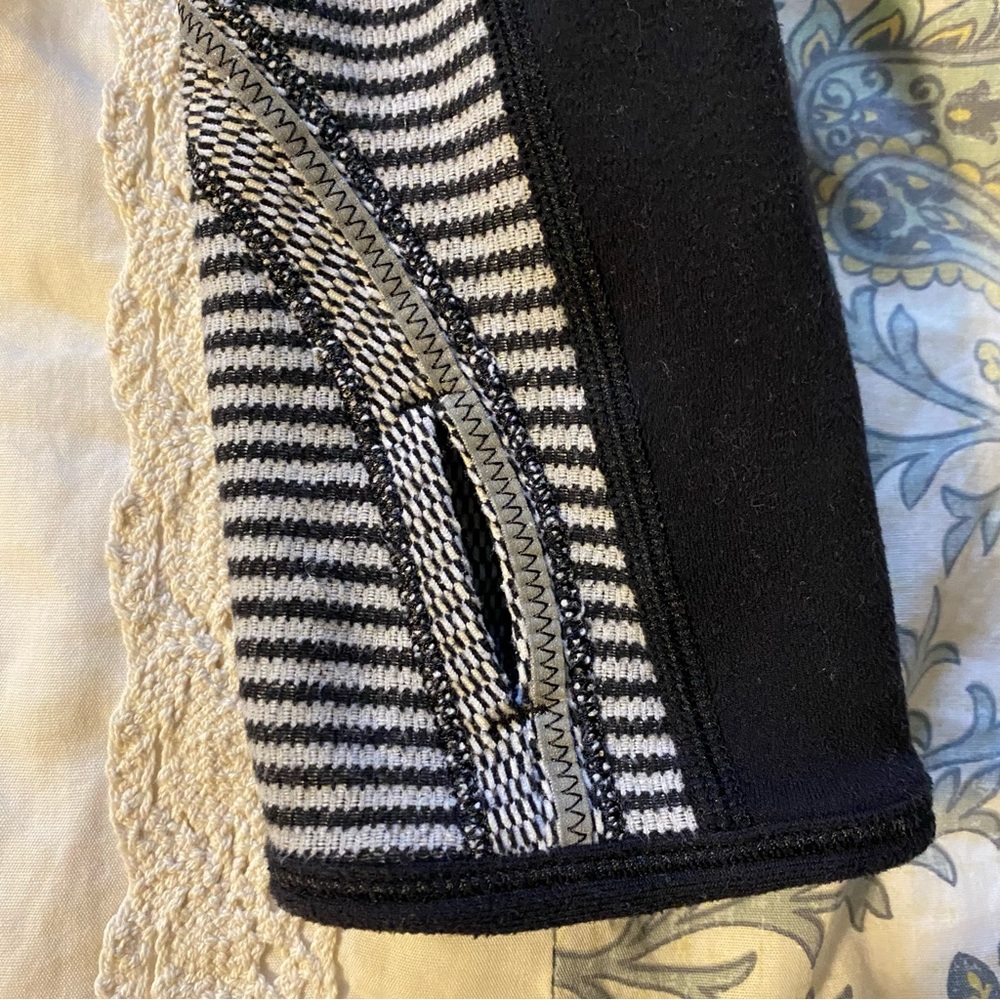 Lululemon Run U-Turn Pullover Mini Check Pique Black Gray Size 12 - Picture 5 of 9